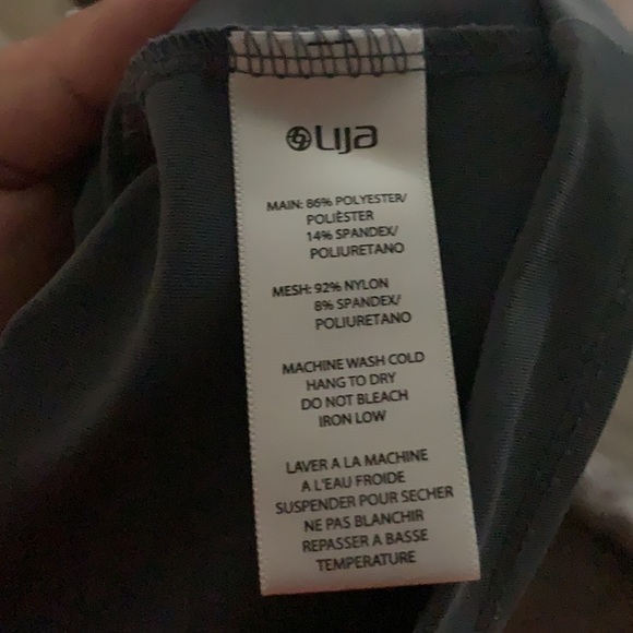 LIJA Golf Tee V Neck - Picture 4 of 4